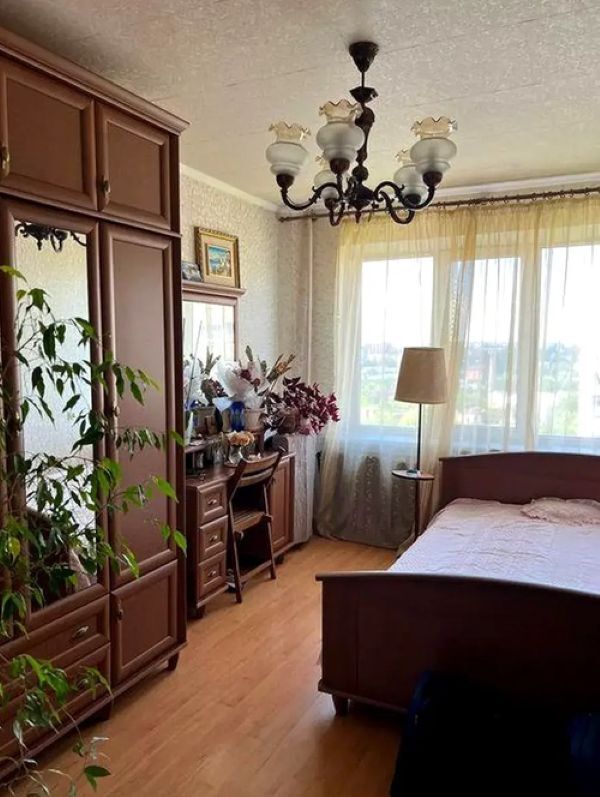 Продажа 3-комнатной квартиры 72 м², Александра Поля просп., 44