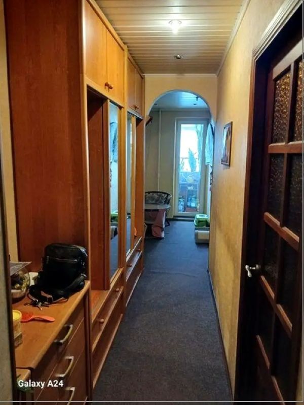 Продажа 3-комнатной квартиры 72 м², Александра Поля просп., 44
