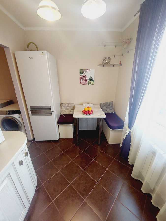 Продажа 2-комнатной квартиры 53 м², Ревуцкого ул., 18