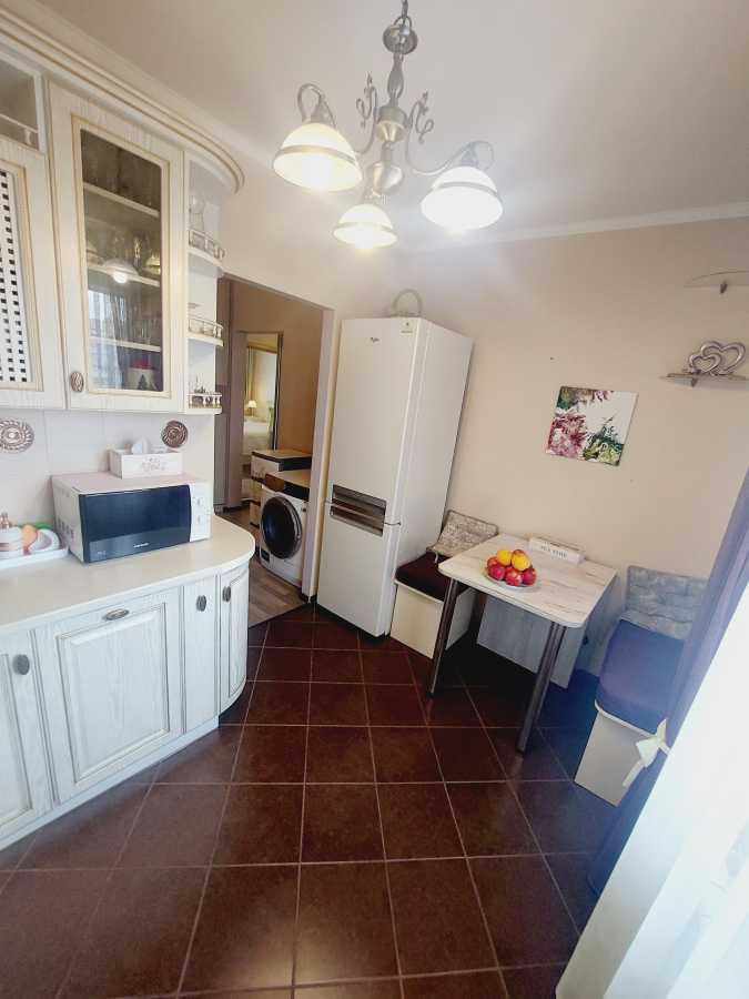Продажа 2-комнатной квартиры 53 м², Ревуцкого ул., 18