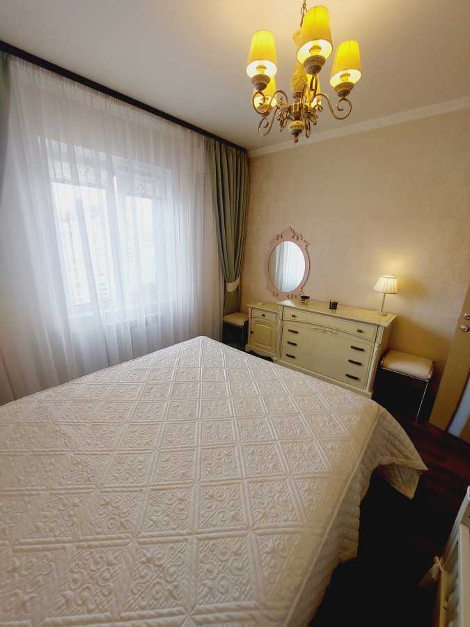 Продажа 2-комнатной квартиры 53 м², Ревуцкого ул., 18