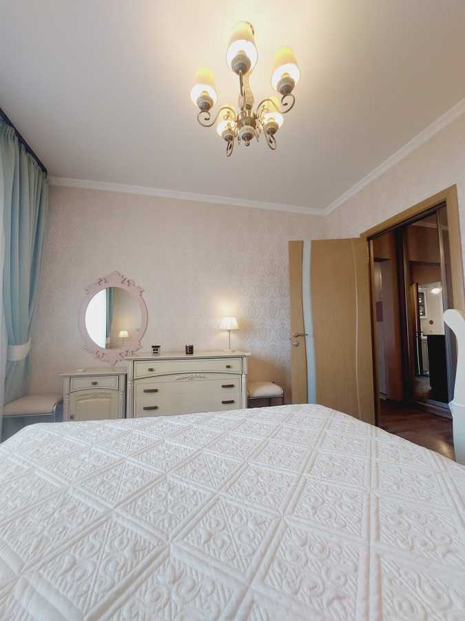 Продажа 2-комнатной квартиры 53 м², Ревуцкого ул., 18
