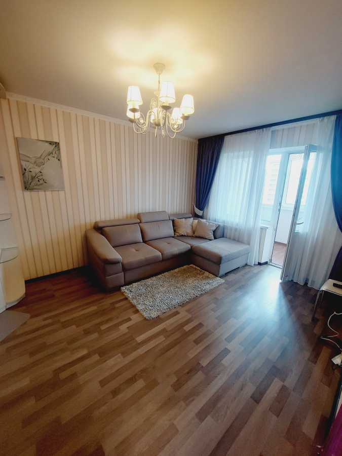Продажа 2-комнатной квартиры 53 м², Ревуцкого ул., 18