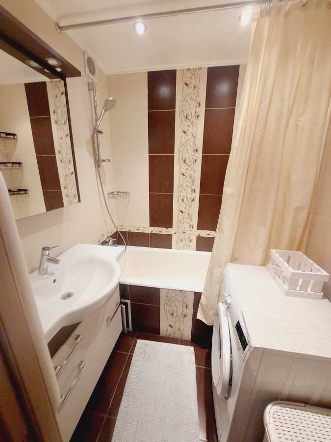 Продажа 2-комнатной квартиры 53 м², Ревуцкого ул., 18