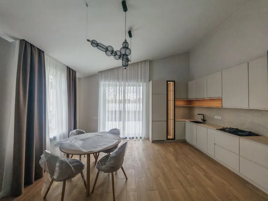 Аренда дома 180 м², Ветряные Горы ул.