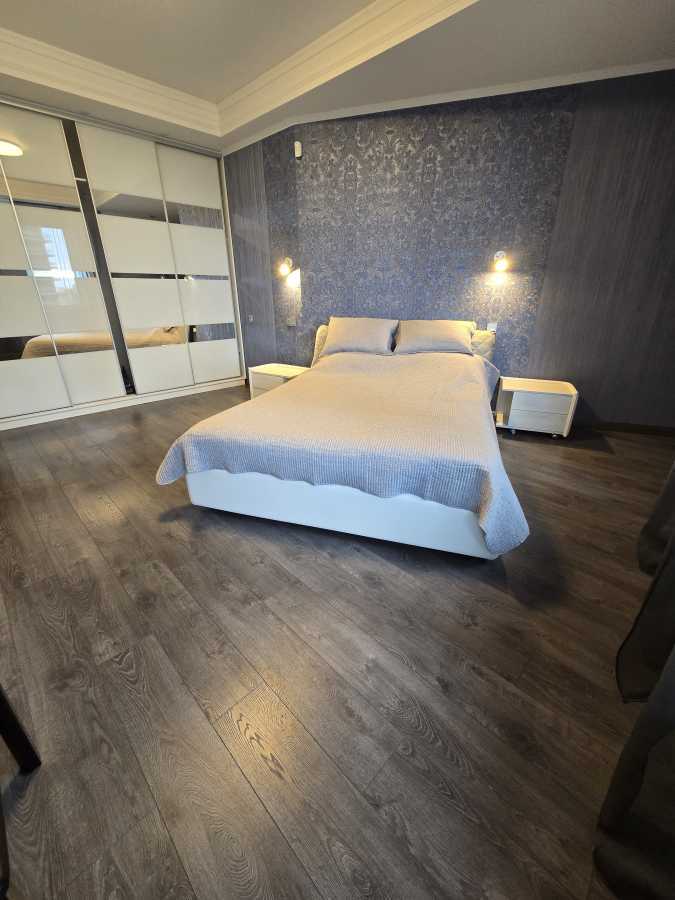 Продажа 2-комнатной квартиры 73 м², Лабораторный пер., 7