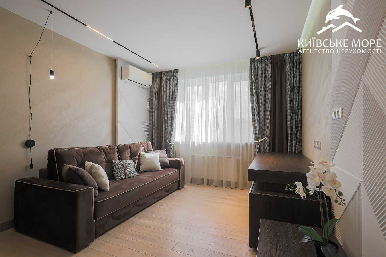 Продажа 5-комнатной квартиры 168 м², Воскресенская ул., 18