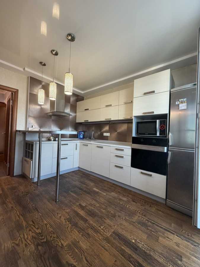 Оренда 4-кімнатної квартири 118 м², Бориспільська вул., 6