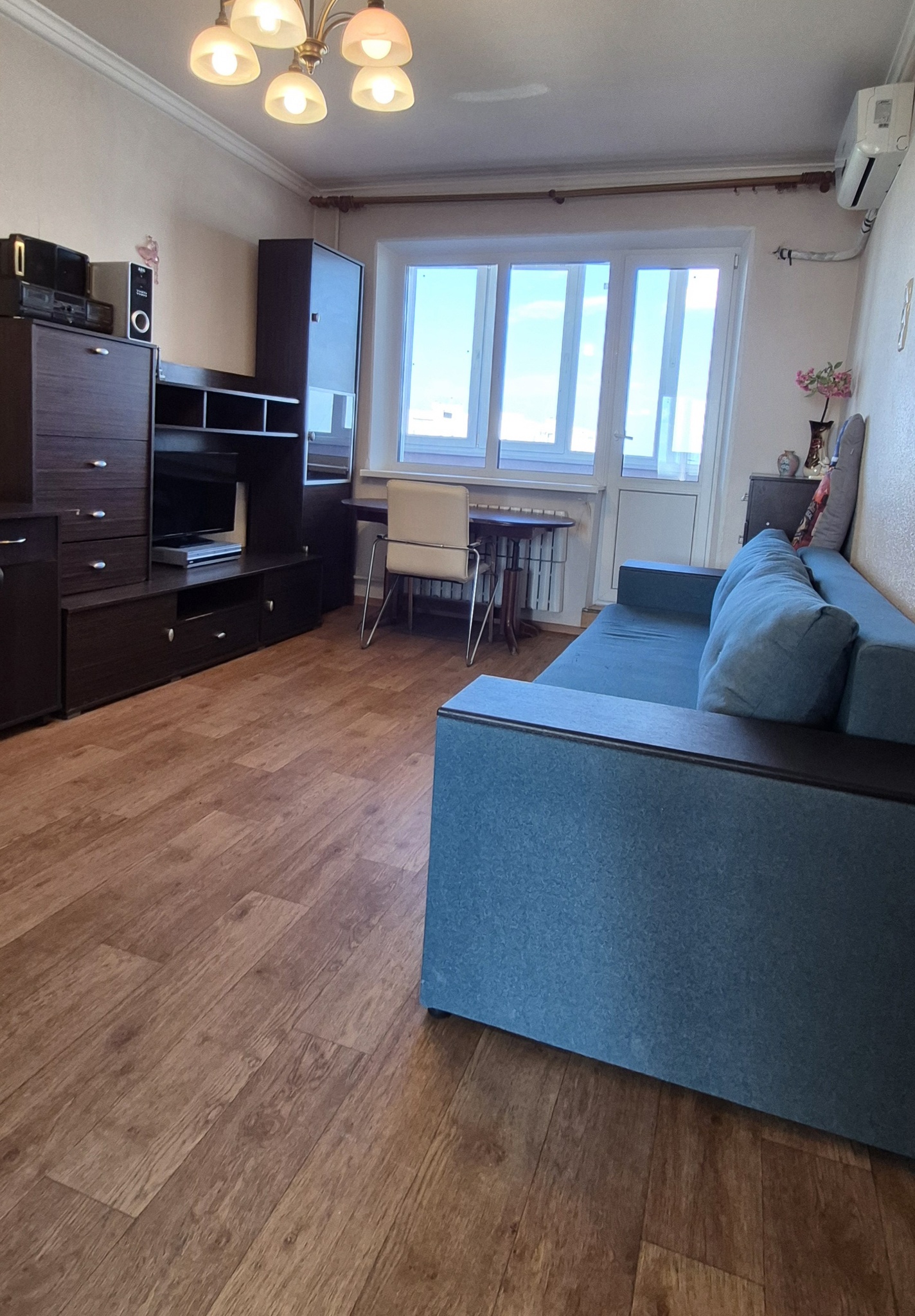 Продажа 4-комнатной квартиры 83 м², Людвига Свободы просп., 60