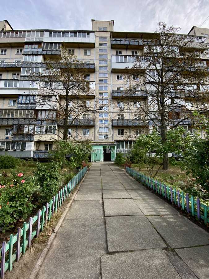 Продажа 3-комнатной квартиры 59.4 м², Ивана Миколайчука ул., 15