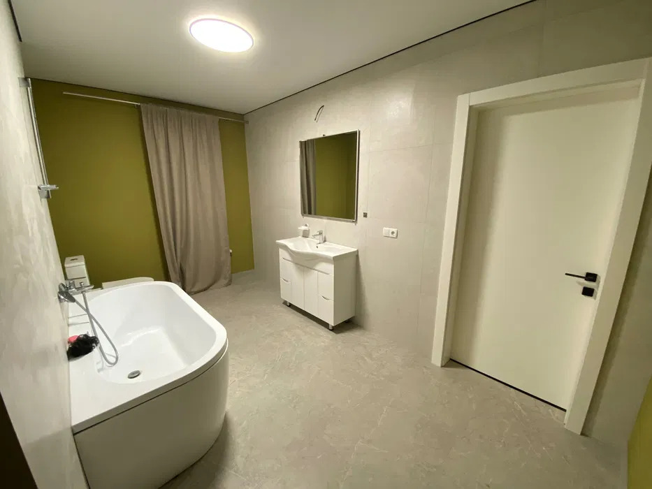 Оренда будинку 150 м², Євгена Харченко вул.