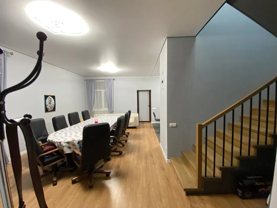 Оренда будинку 150 м², Євгена Харченко вул.