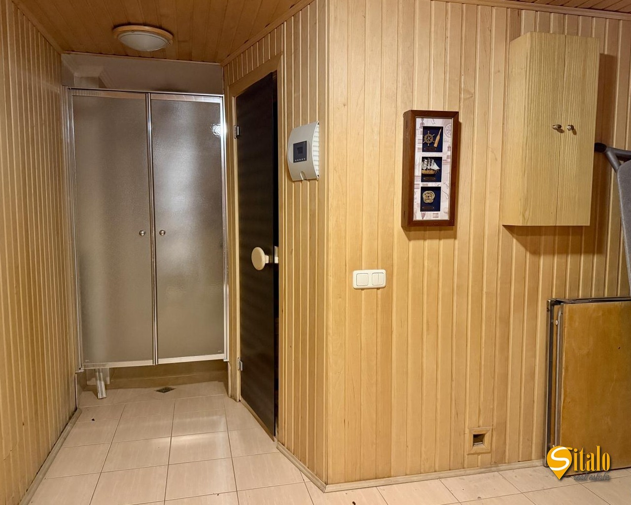 Продаж будинку 450 м²