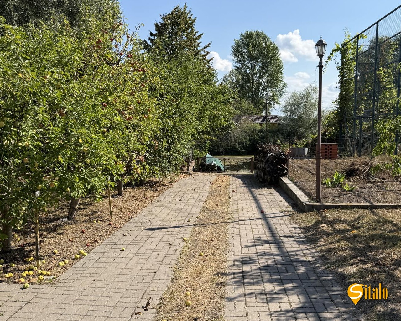 Продаж будинку 450 м²
