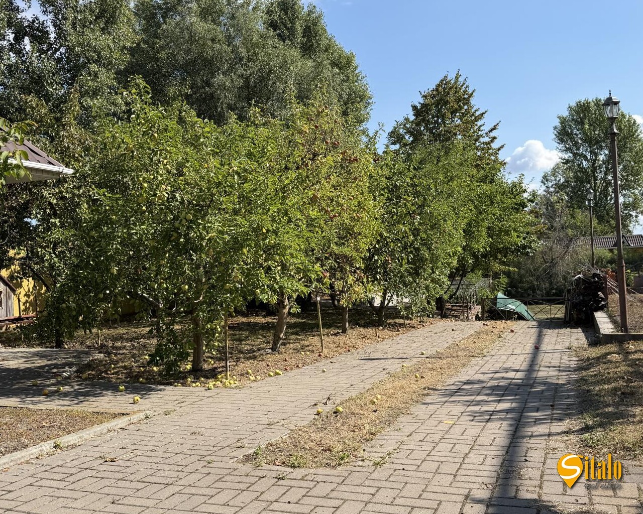 Продаж будинку 450 м²