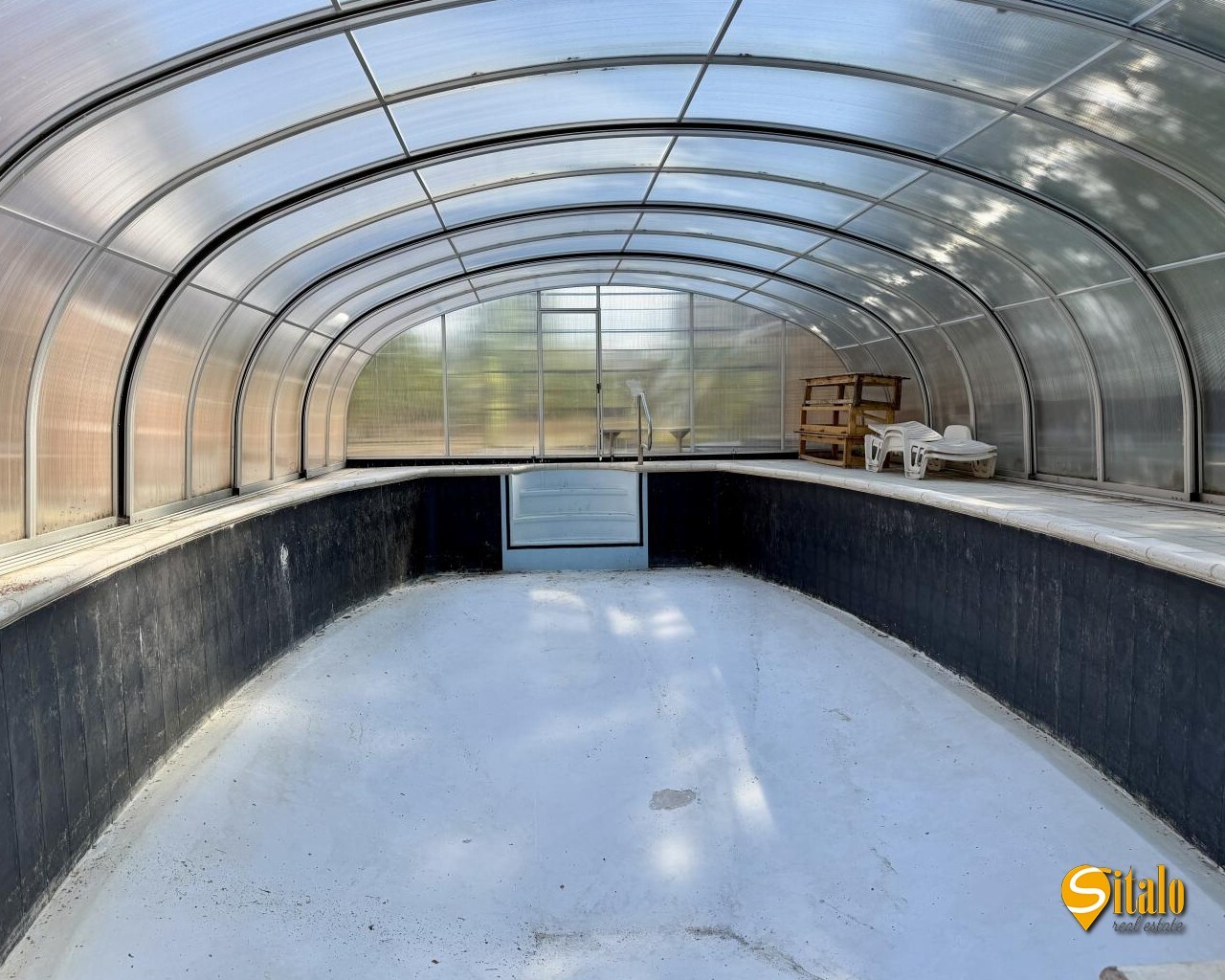 Продаж будинку 450 м²