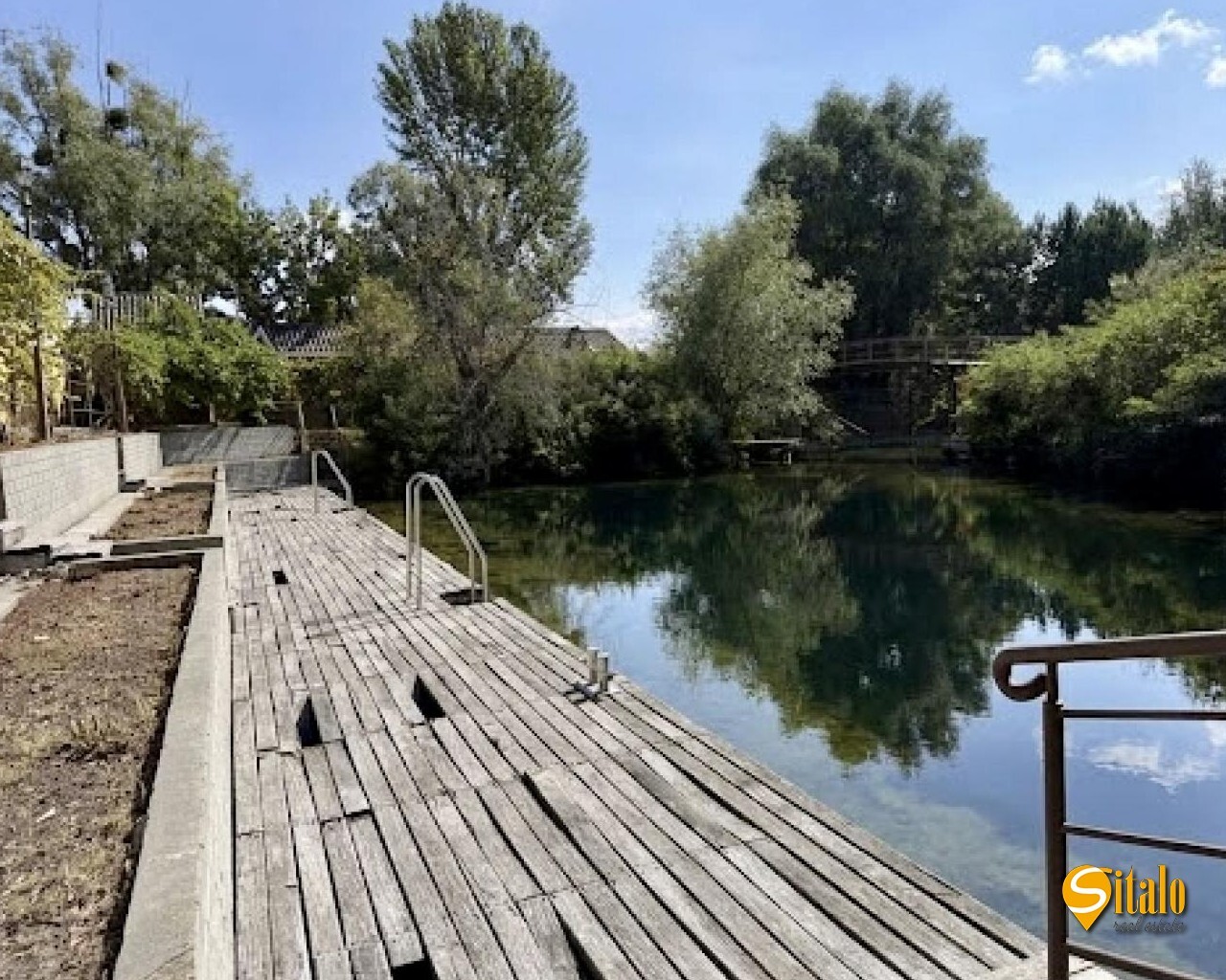 Продаж будинку 450 м²