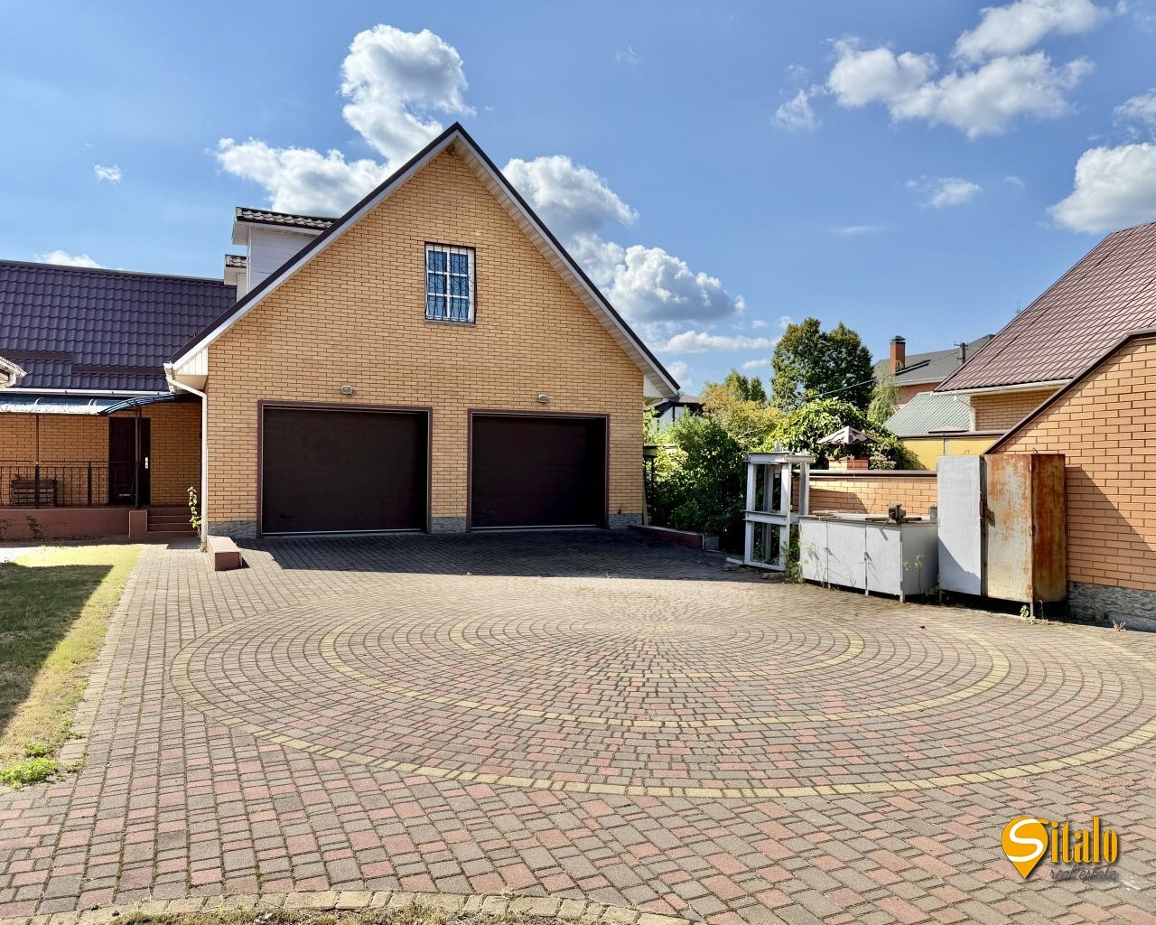 Продаж будинку 450 м²