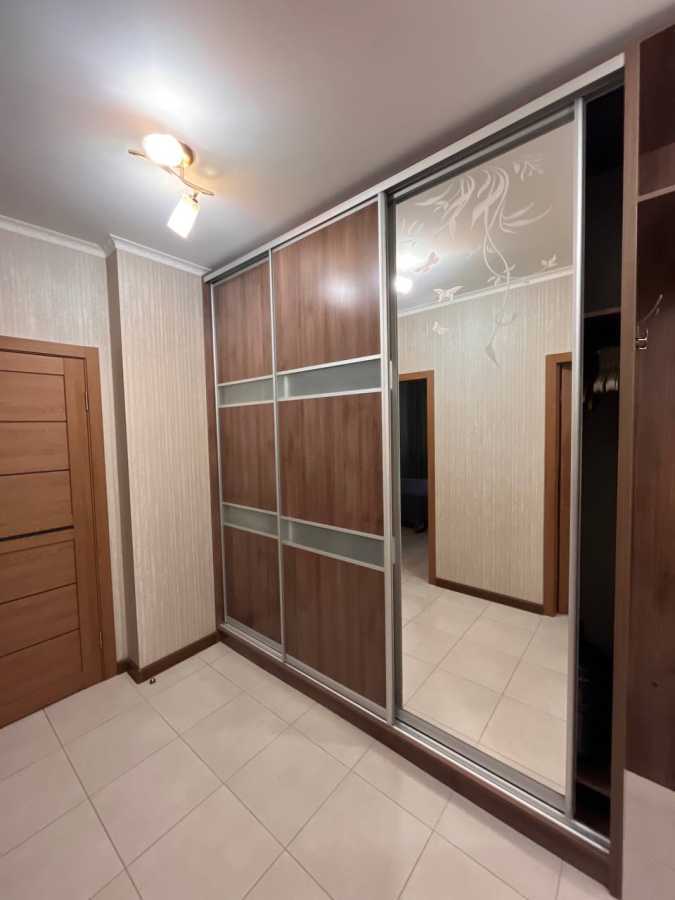 Оренда 2-кімнатної квартири 62 м², Ревуцького вул., 40В