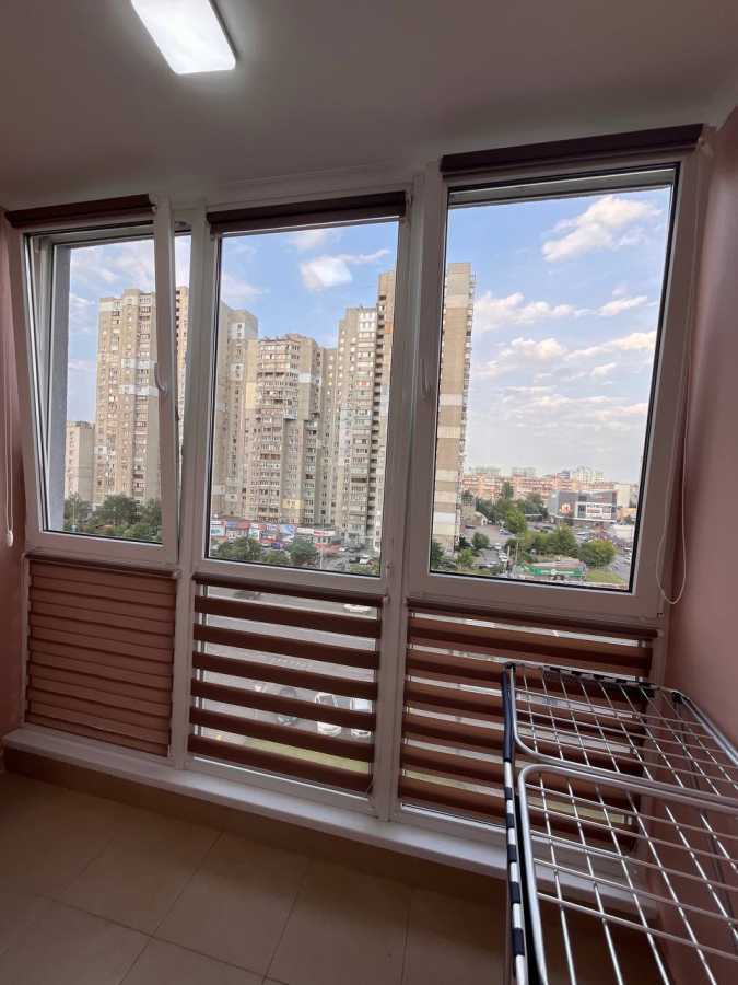 Оренда 2-кімнатної квартири 62 м², Ревуцького вул., 40В