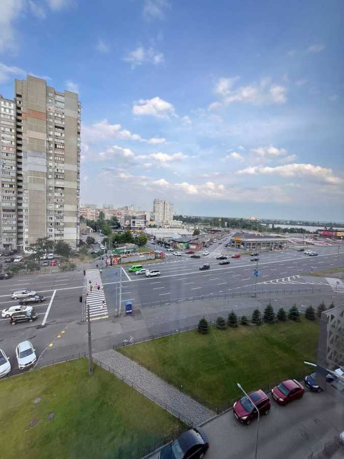 Оренда 2-кімнатної квартири 62 м², Ревуцького вул., 40В