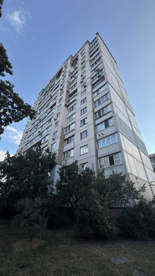 Оренда 2-кімнатної квартири 79 м², Мілютенка вул., 25