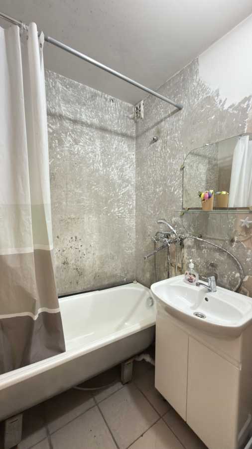 Оренда 2-кімнатної квартири 79 м², Мілютенка вул., 25