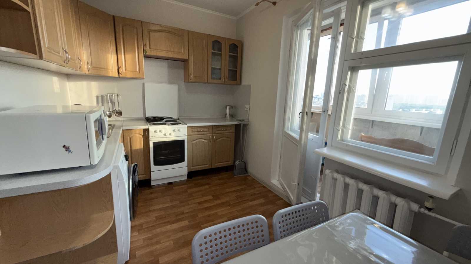 Оренда 2-кімнатної квартири 79 м², Мілютенка вул., 25