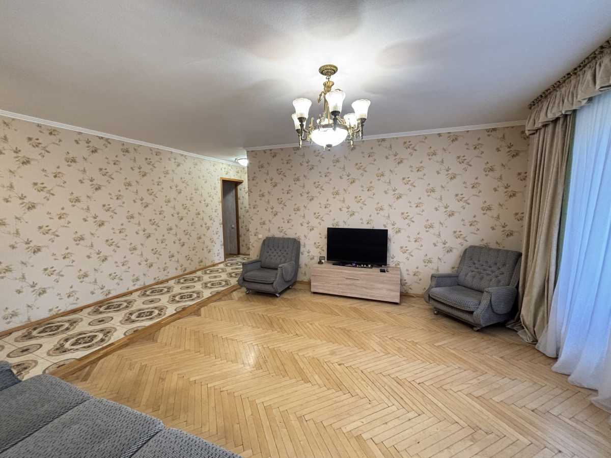 Продажа 3-комнатной квартиры 70 м², Юрия Литвинского ул., 84