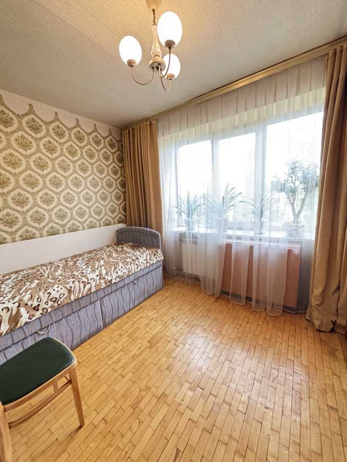 Продажа 3-комнатной квартиры 70 м², Юрия Литвинского ул., 84