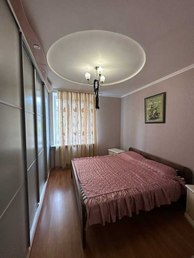 Продажа 2-комнатной квартиры 53 м², Дмитрия Яворницкого просп., 33