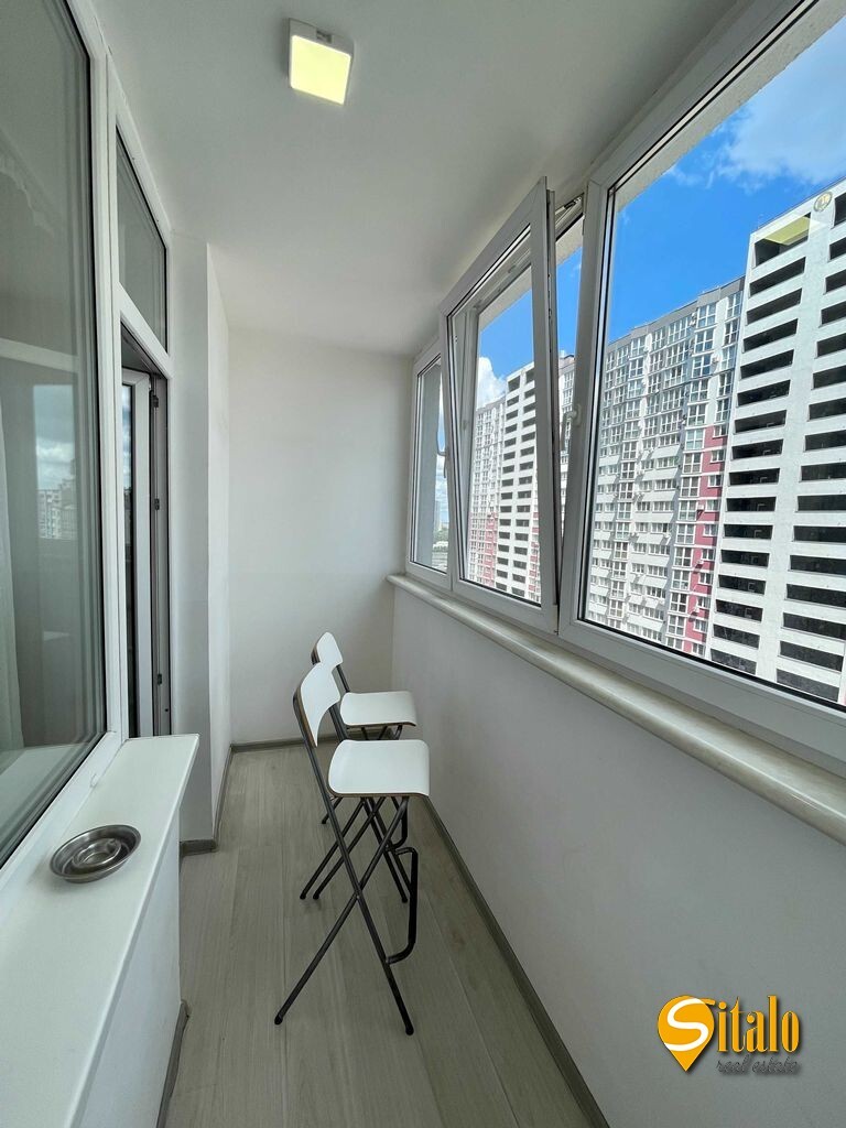 Продажа 2-комнатной квартиры 67 м², Драгоманова ул., 2А