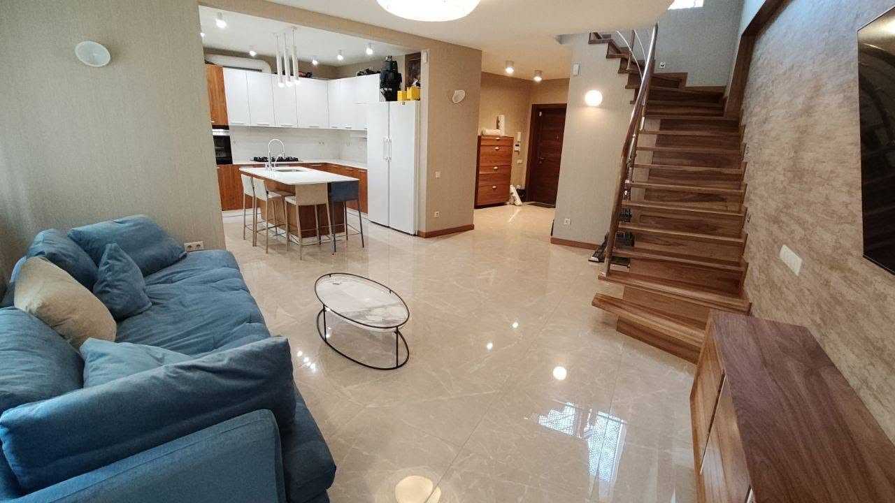 Аренда 2-комнатной квартиры 145 м², Пекарская ул.