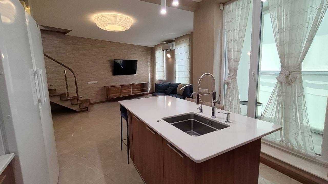 Аренда 2-комнатной квартиры 145 м², Пекарская ул.