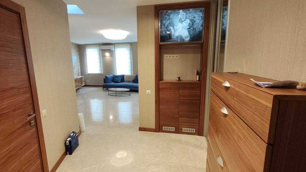 Аренда 2-комнатной квартиры 145 м², Пекарская ул.