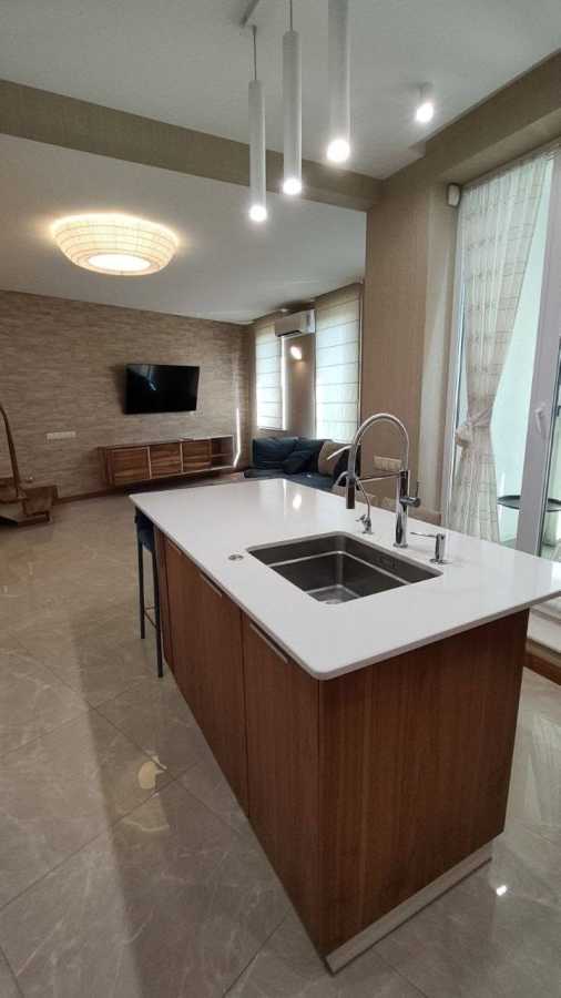 Аренда 2-комнатной квартиры 145 м², Пекарская ул.