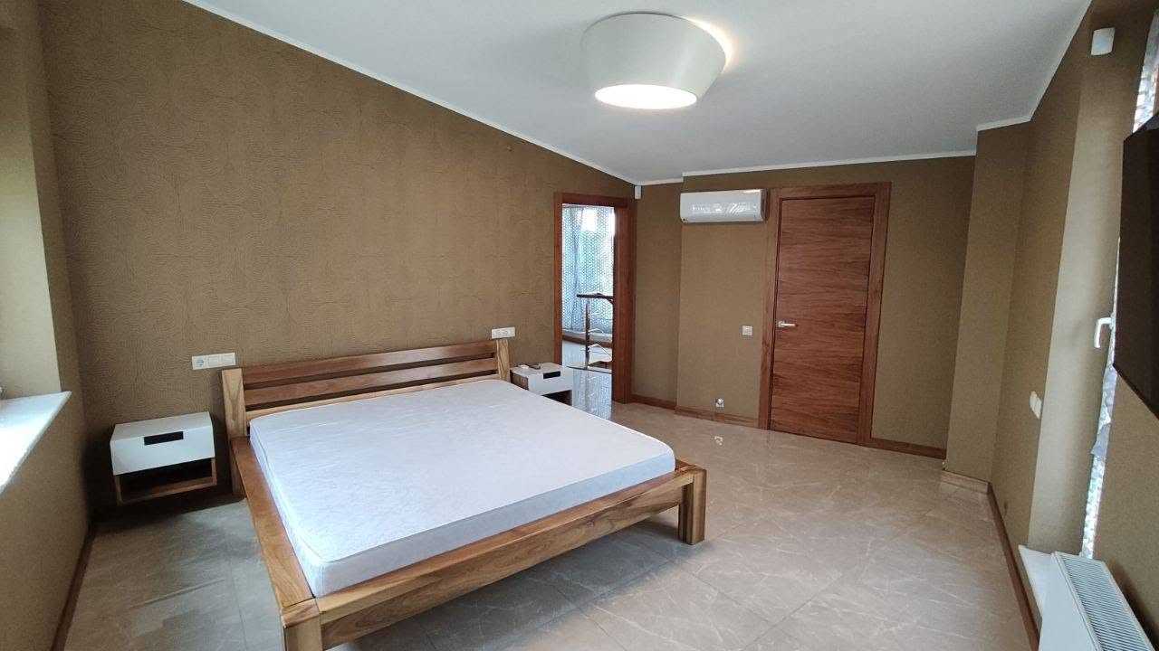Аренда 2-комнатной квартиры 145 м², Пекарская ул.
