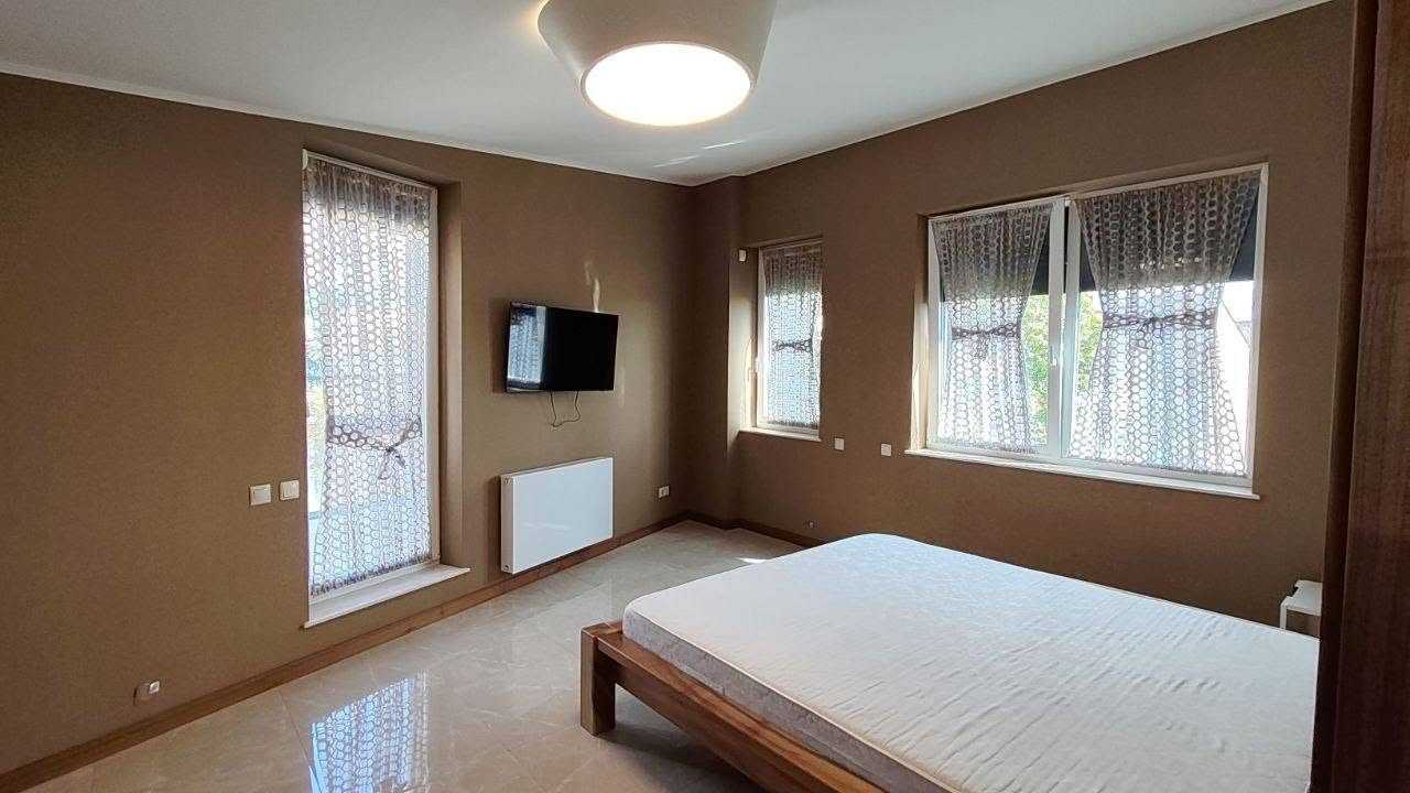 Аренда 2-комнатной квартиры 145 м², Пекарская ул.