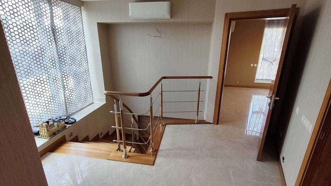 Аренда 2-комнатной квартиры 145 м², Пекарская ул.