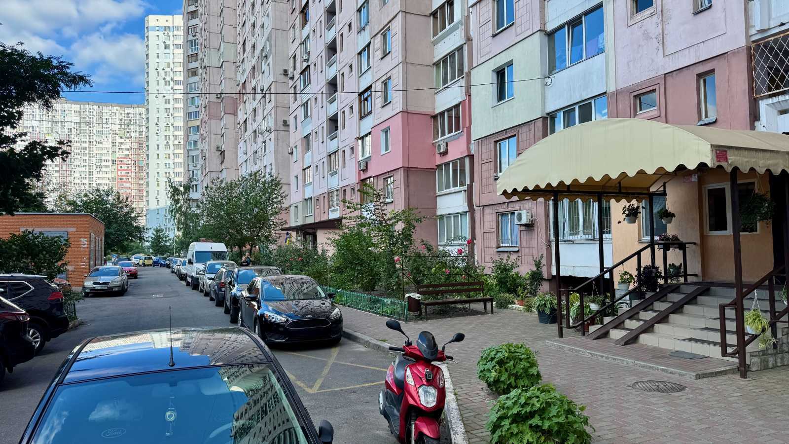 Аренда 1-комнатной квартиры 43 м², Елены Пчилки ул., 4
