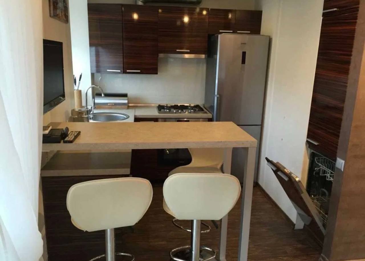 Продажа 2-комнатной квартиры 47 м², Александра Поля просп.
