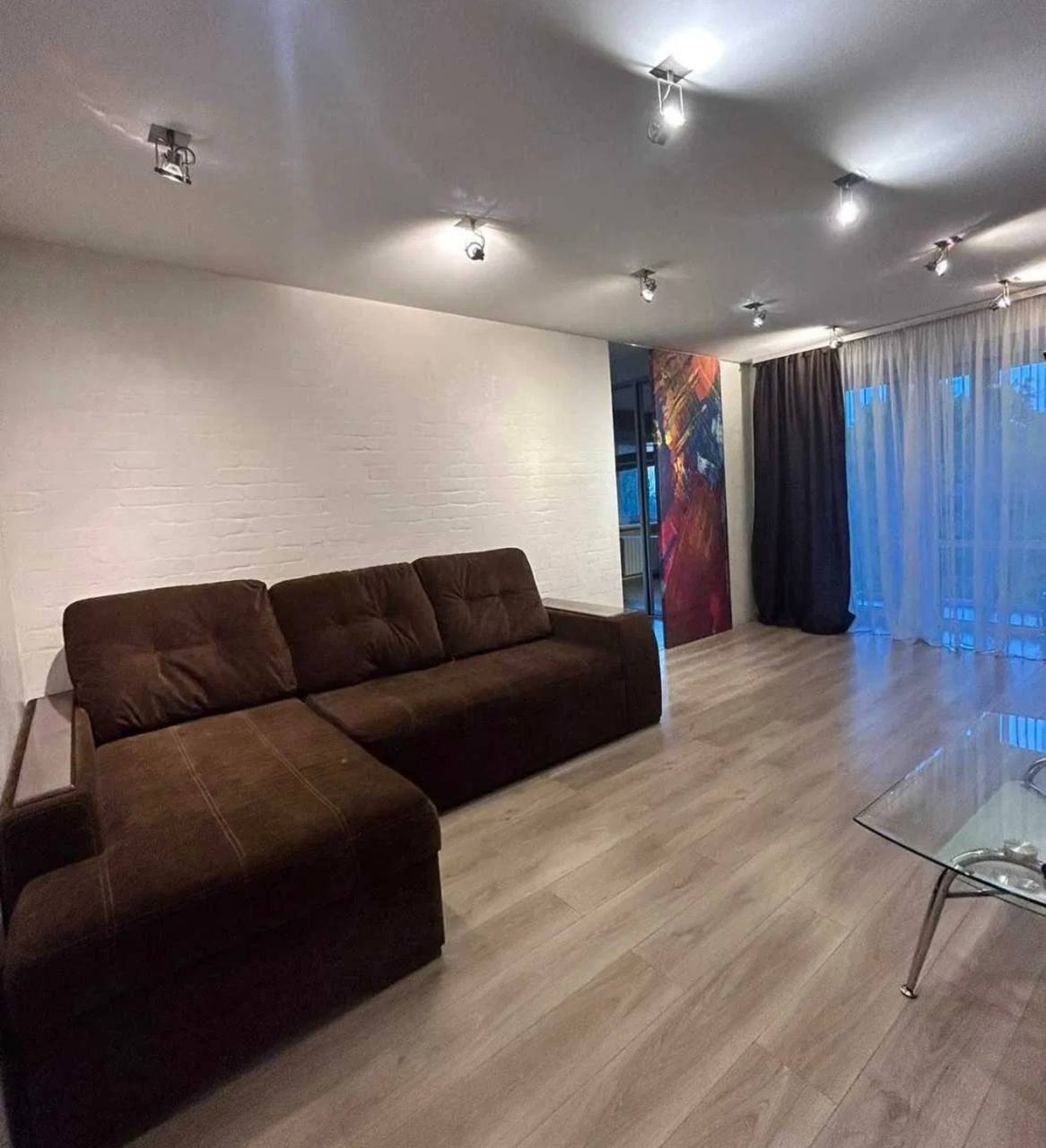 Продажа 2-комнатной квартиры 47 м², Александра Поля просп.