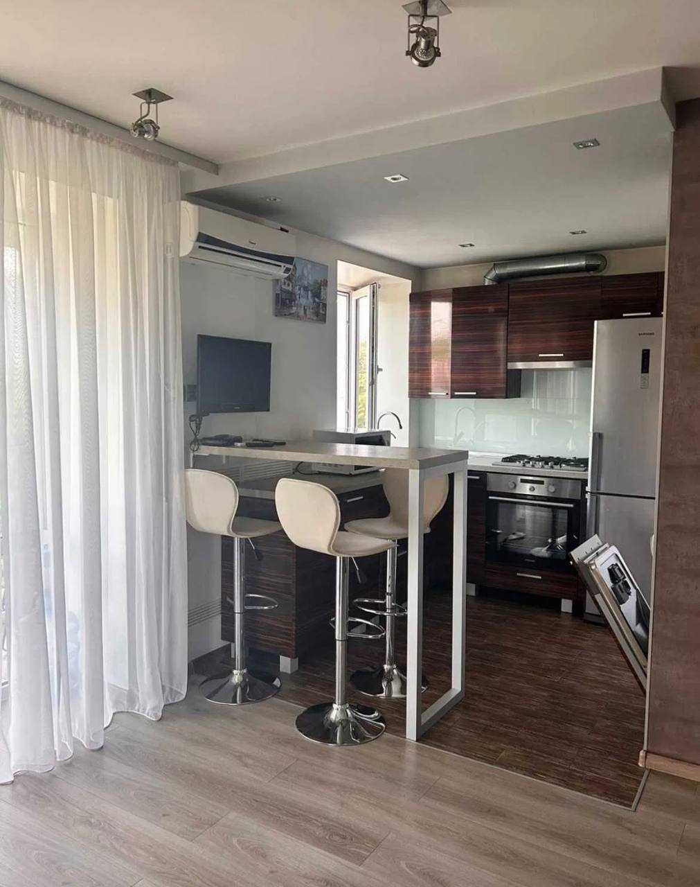 Продажа 2-комнатной квартиры 47 м², Александра Поля просп.