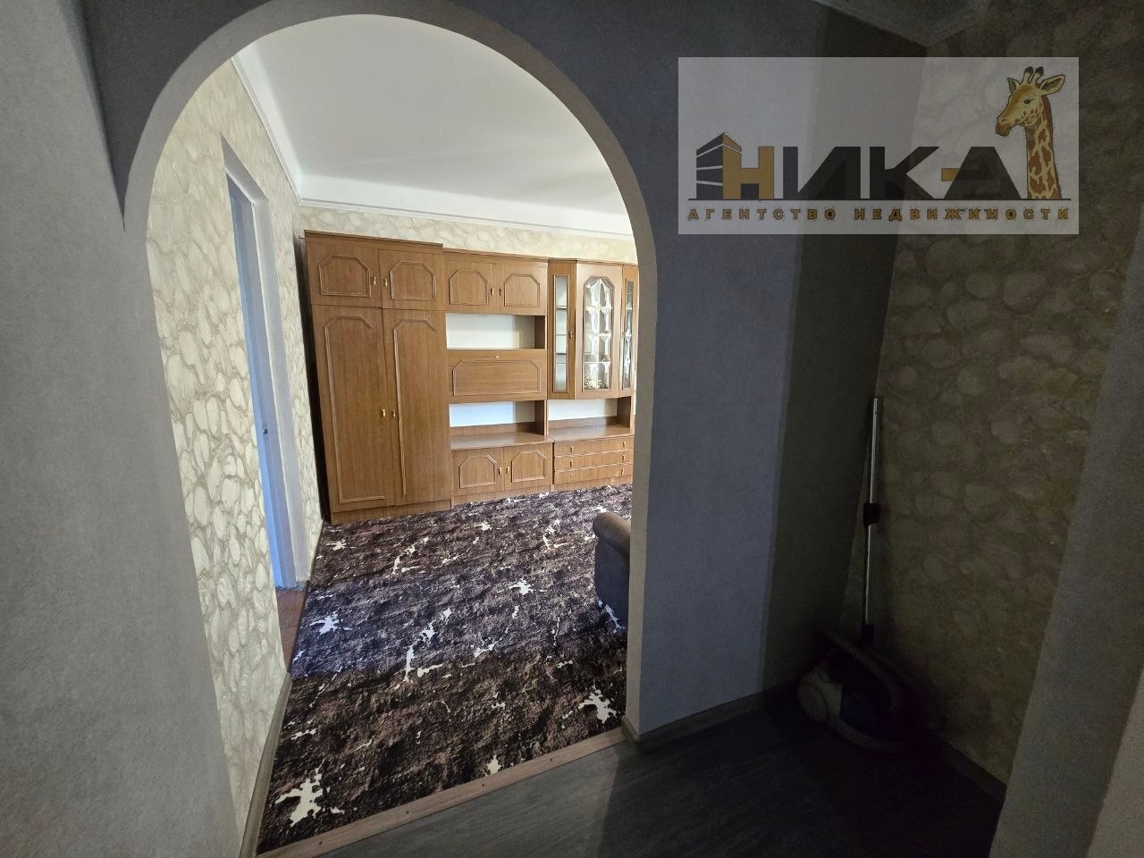 Продаж 2-кімнатної квартири 42 м², Лахтинська вул.