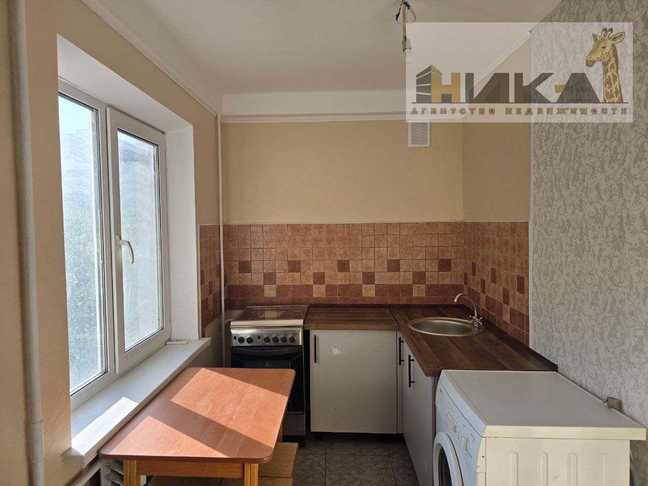 Продаж 2-кімнатної квартири 42 м², Лахтинська вул.