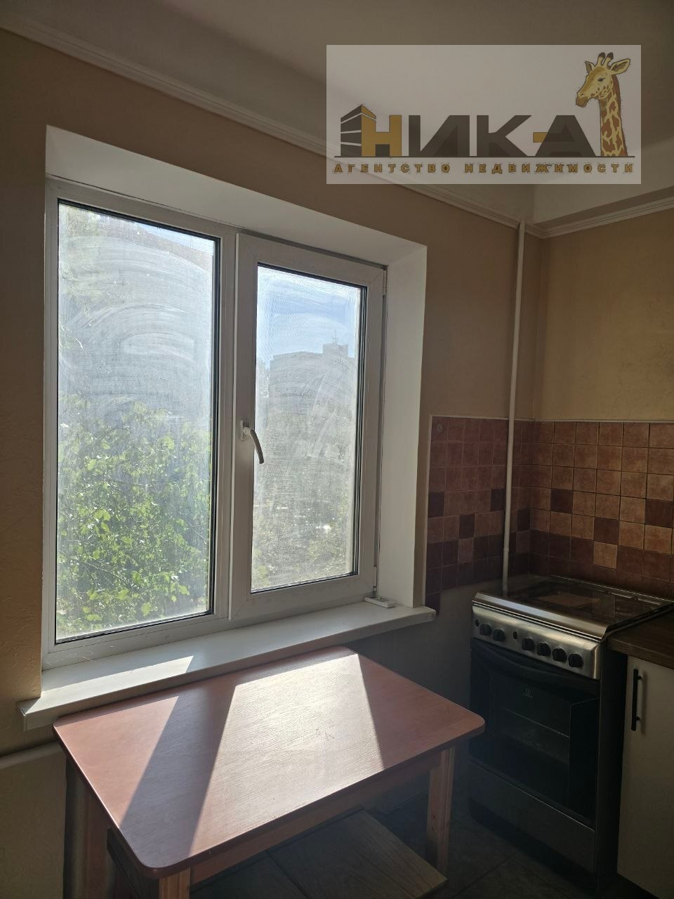 Продаж 2-кімнатної квартири 42 м², Лахтинська вул.
