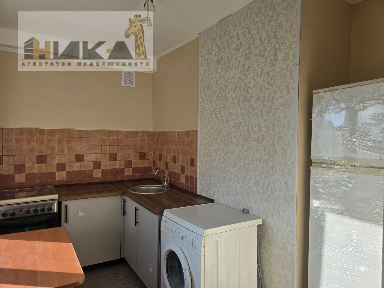 Продаж 2-кімнатної квартири 42 м², Лахтинська вул.