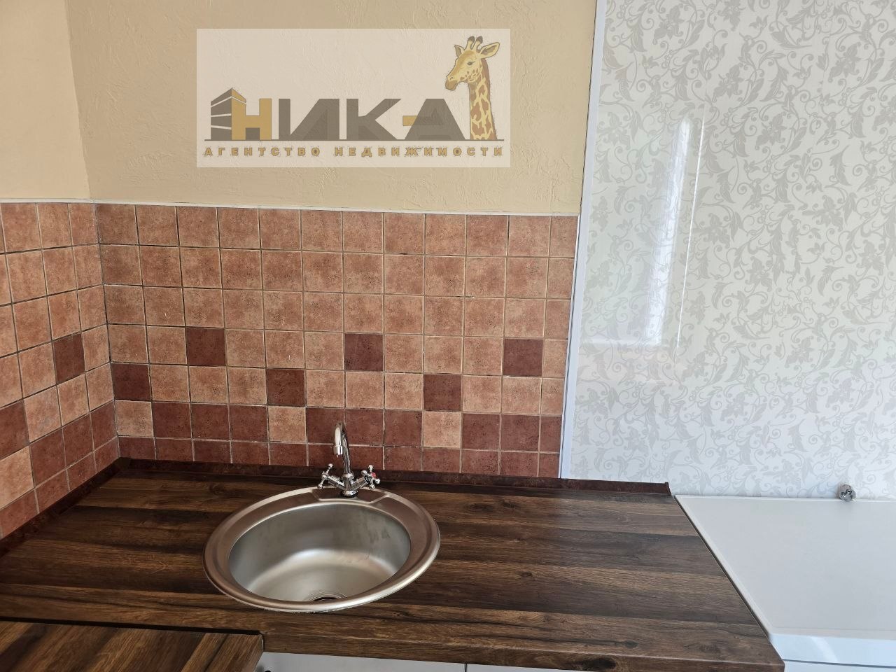 Продаж 2-кімнатної квартири 42 м², Лахтинська вул.