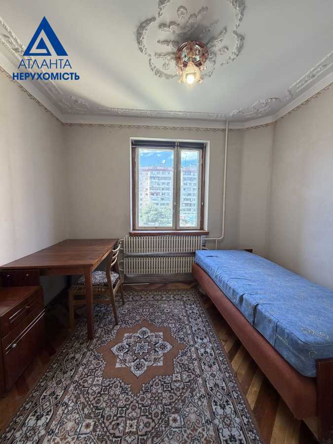Продажа 3-комнатной квартиры 72 м², Кравчука ул., 26