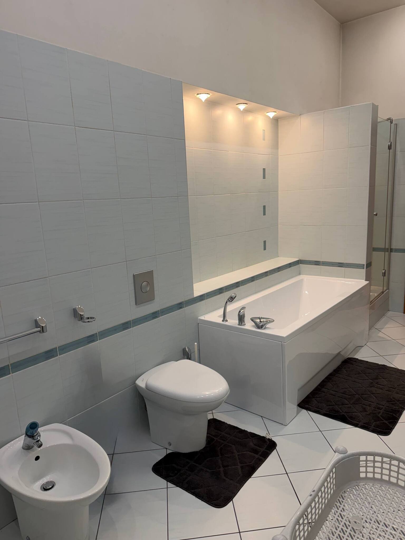 Аренда 4-комнатной квартиры 178 м², Староказацкая ул.